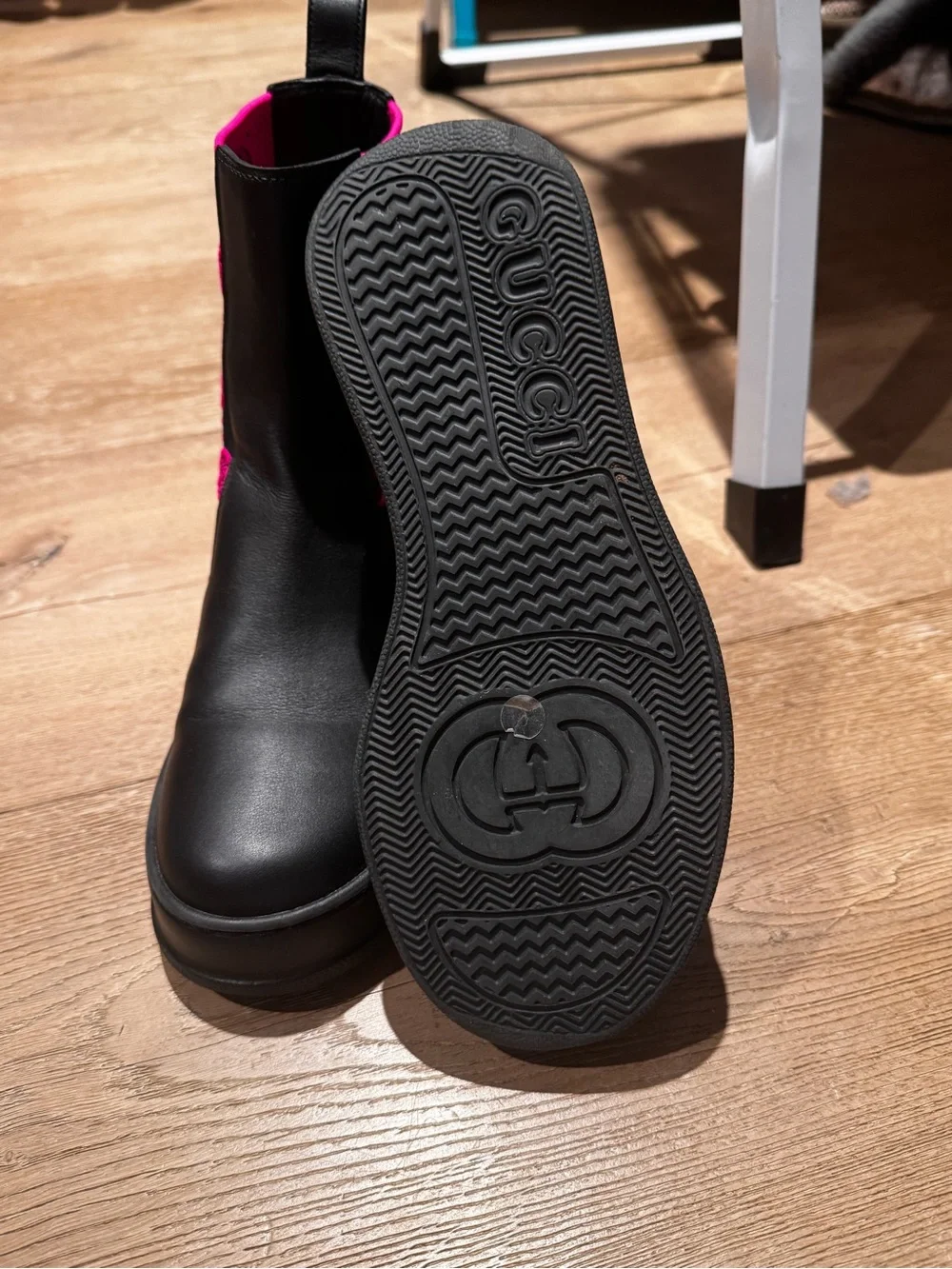 Gucci Black Leather Chelsea Boots with Pink GG Elastic Panels Black and fusia